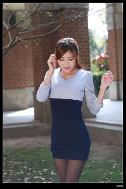 清纯矜持女友被调教成骚母狗