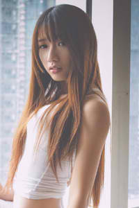 女性全身裸露无遮挡