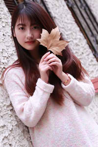 暴草前凸后翘极蜘蛛侠开裆装美女