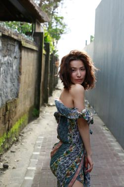 美女aa